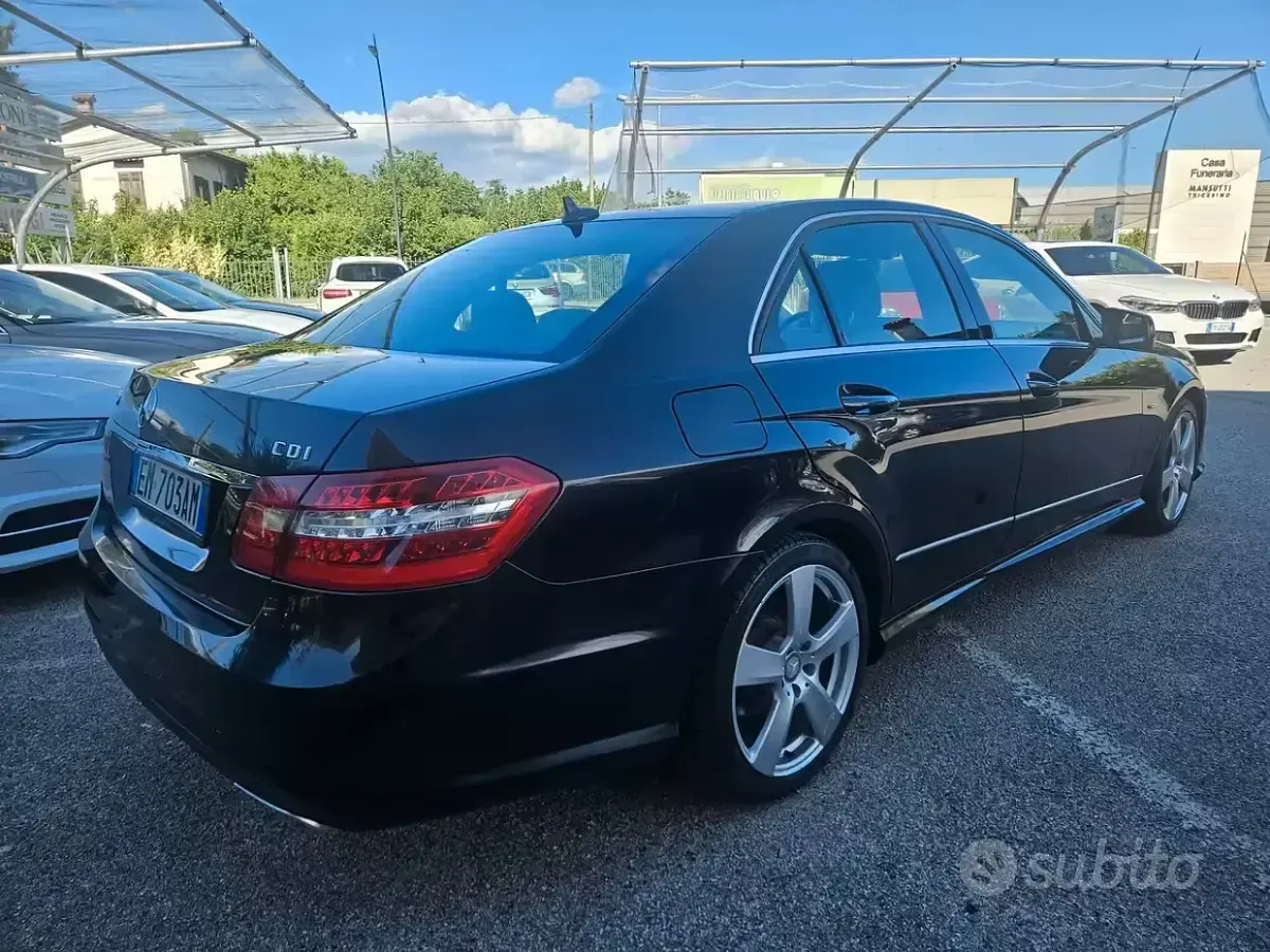 Usata Mercedes E250 Avantgarde 204 CV (150 kW) 2012 Nero Berlina