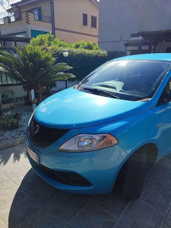 Usata Lancia Ypsilon S 69 CV (50 kW) 2021 Blu/azzurro Utilitaria