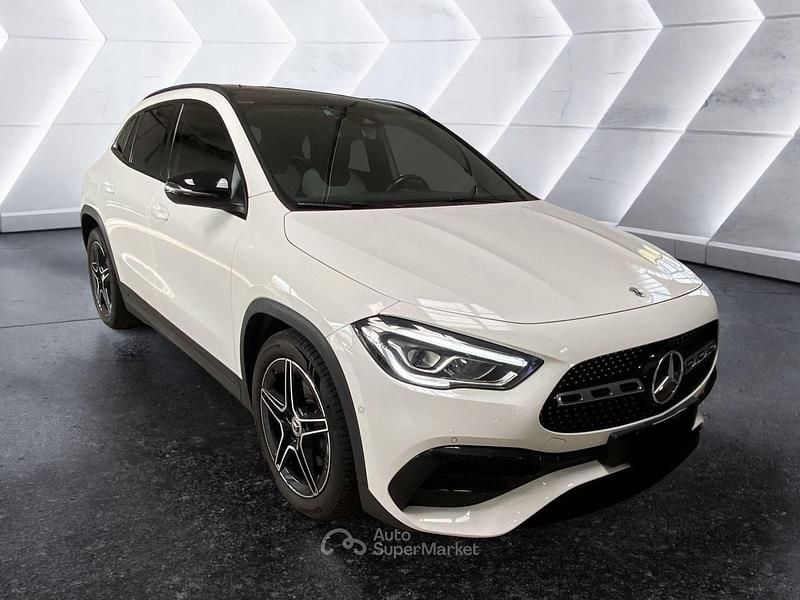 Usata Mercedes GLA200 Premium 150 CV (110 kW) 2022 Bianco SUV