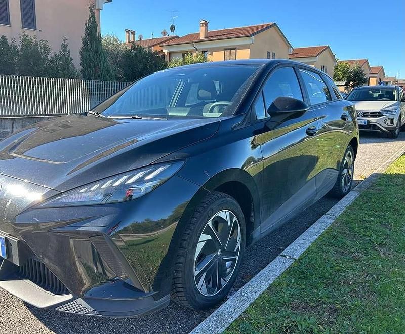 Usata MG MG4 EV 131 kW (179 CV) 2024 Nero Utilitaria