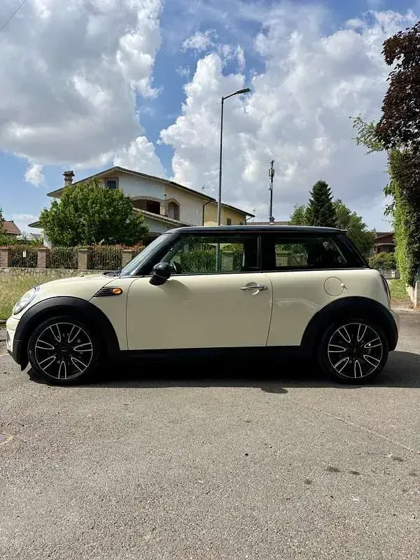 Usata Mini Cooper D 112 CV (82 kW) 2010 Utilitaria