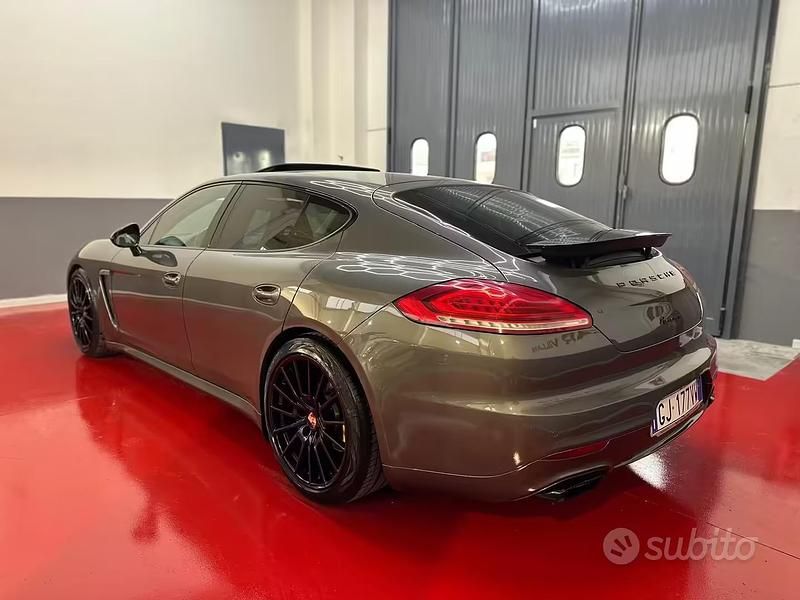 Usata Porsche Panamera Edition 300 CV (220 kW) 2016 Grigio Utilitaria