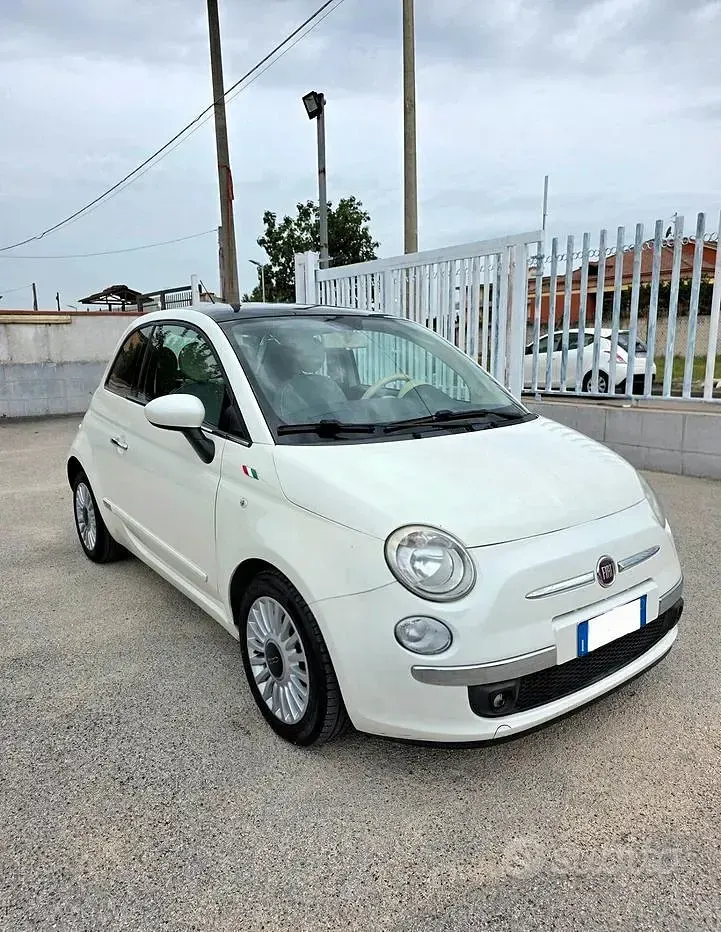 Usata Fiat 500 Lounge 85 CV (62 kW) 2012 Bianco Utilitaria