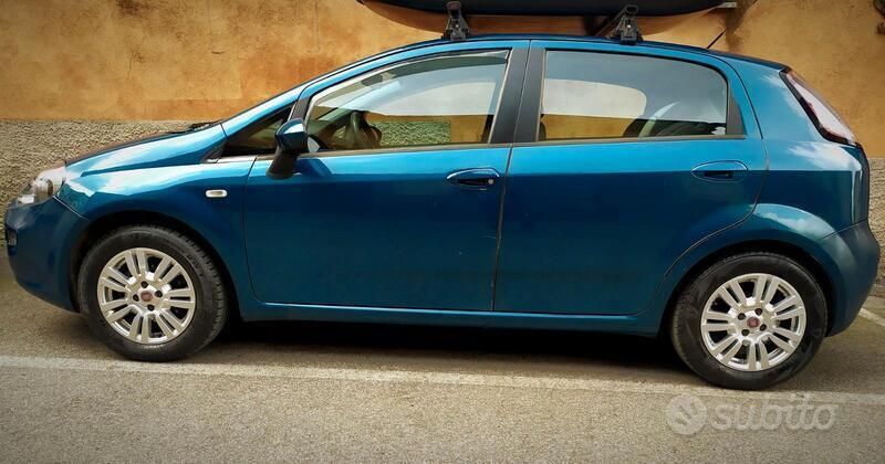 Blu Usata 2012 Fiat Grande Punto Due volumi | 3000 € - Immagine 1/4