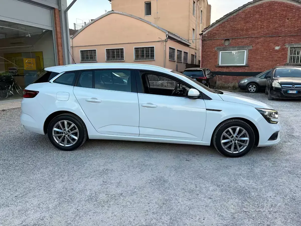 Usata Renault Mégane GrandTour Intens 116 CV (85 kW) 2019 Bianco Station wagon