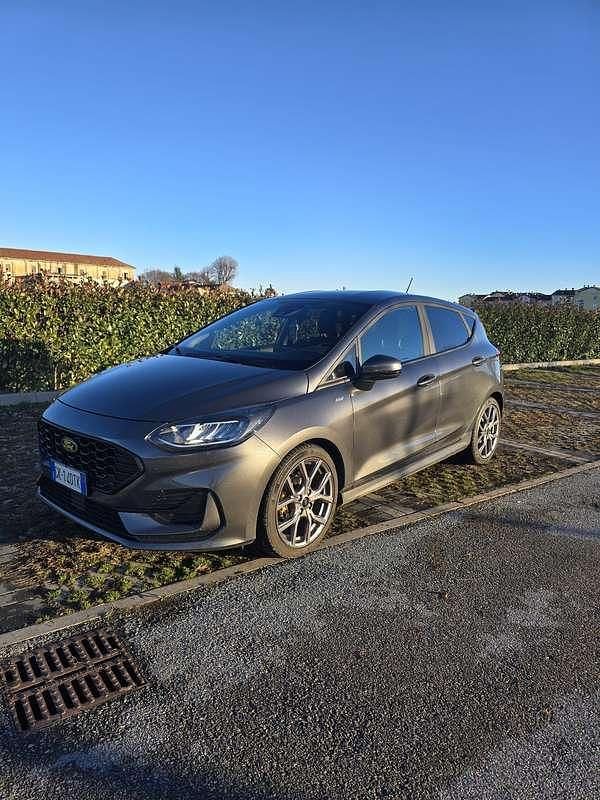 Grigio Usata 2022 Ford Fiesta ST Tre volumi | 13.750 € (Buon prezzo) - Immagine 1/4