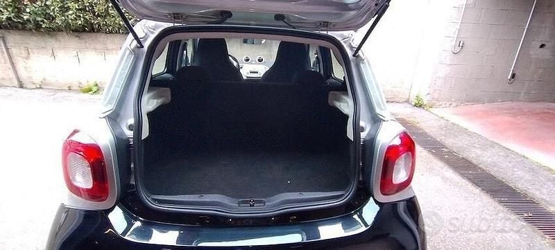 Usata Smart ForFour Passion 70 CV (51 kW) 2015 Nero Utilitaria