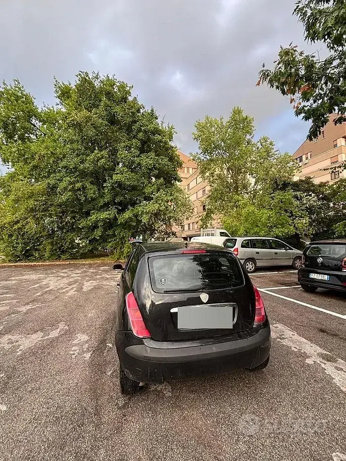 Usata Lancia Ypsilon 69 CV (50 kW) 2005 Nero Utilitaria