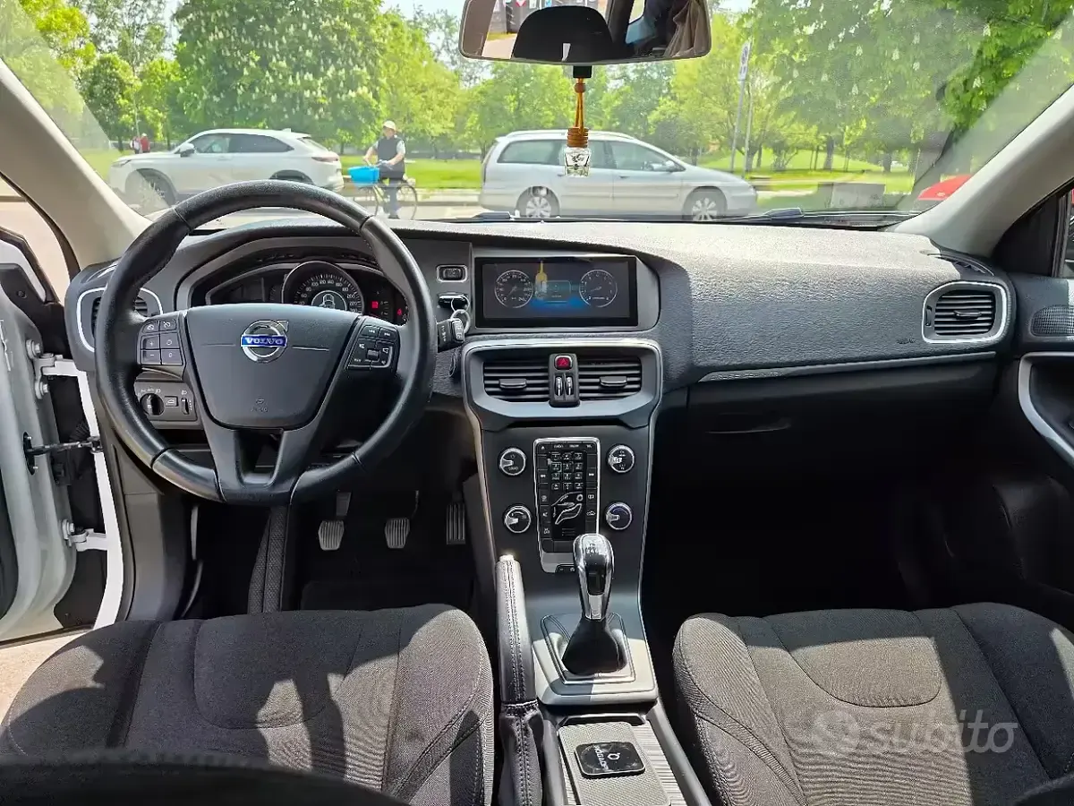 Usata Volvo V40 120 CV (88 kW) 2016 Berlina