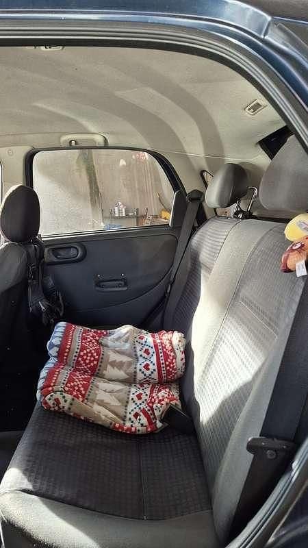 Usata Opel Corsa Comfort 75 CV (55 kW) 2003 Berlina