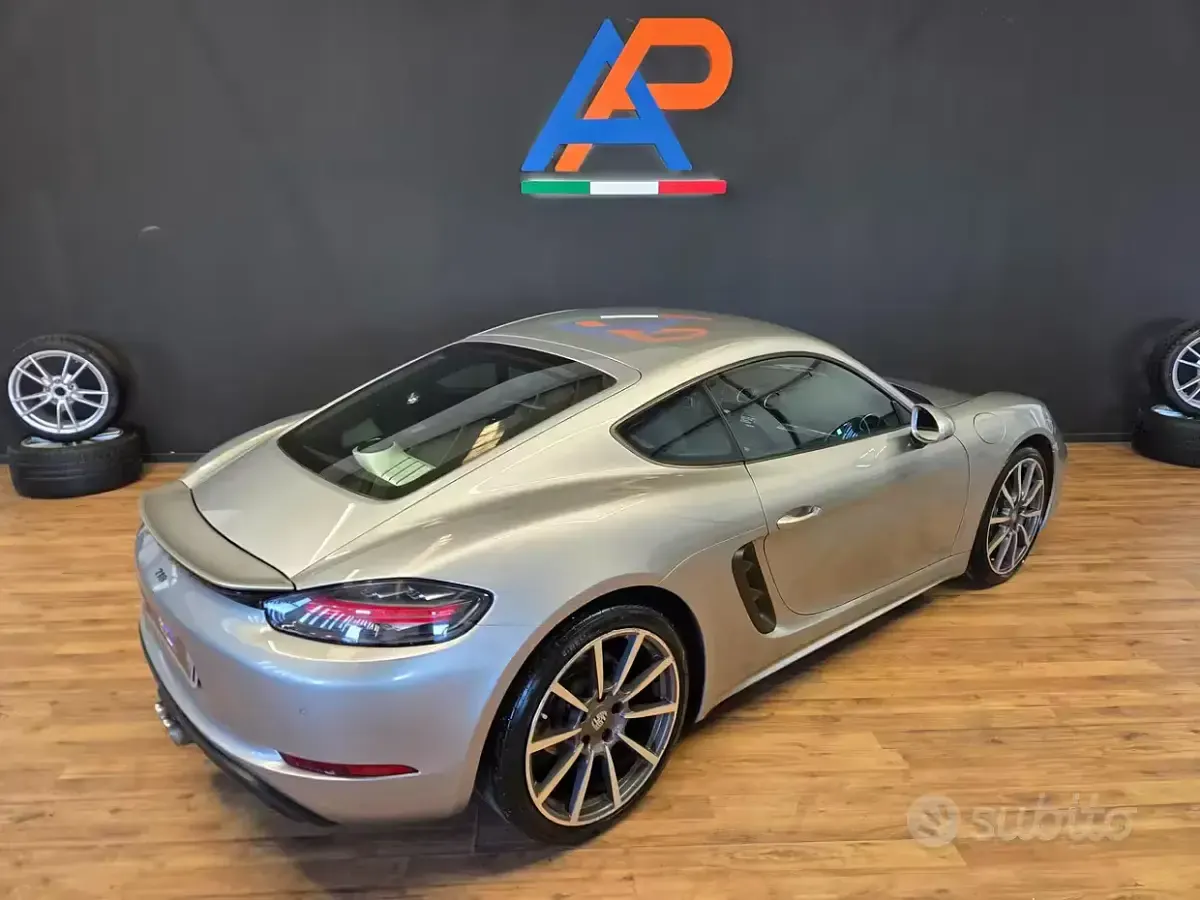 Usata Porsche 718 299 CV (219 kW) 2018 Argento Coupé