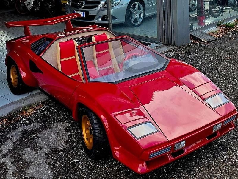 Usata Lamborghini Countach 374 CV (275 kW) 1992 Rosso Coupé
