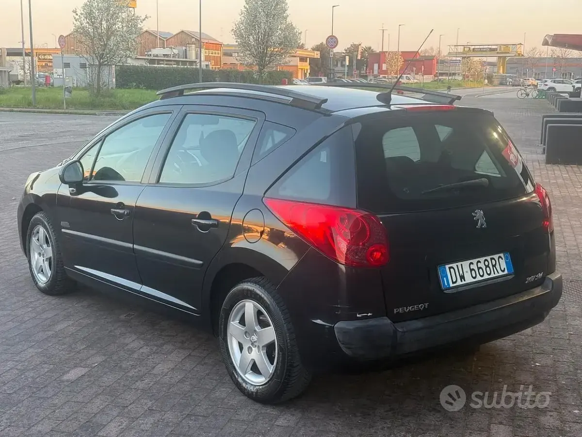 Usata Peugeot 207 90 CV (66 kW) 2009 Nero Station wagon
