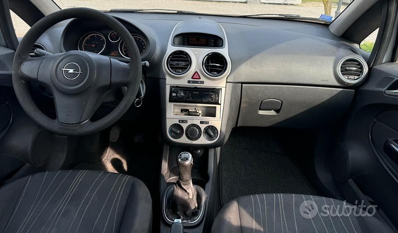 Usata Opel Corsa 75 CV (55 kW) 2008 Grigio Utilitaria