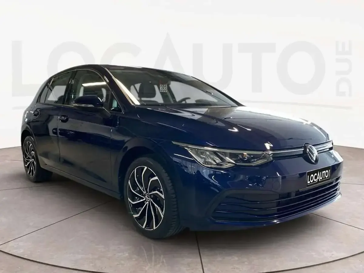 Usata VW Golf VIII Life 110 CV (80 kW) 2024 Blu Berlina