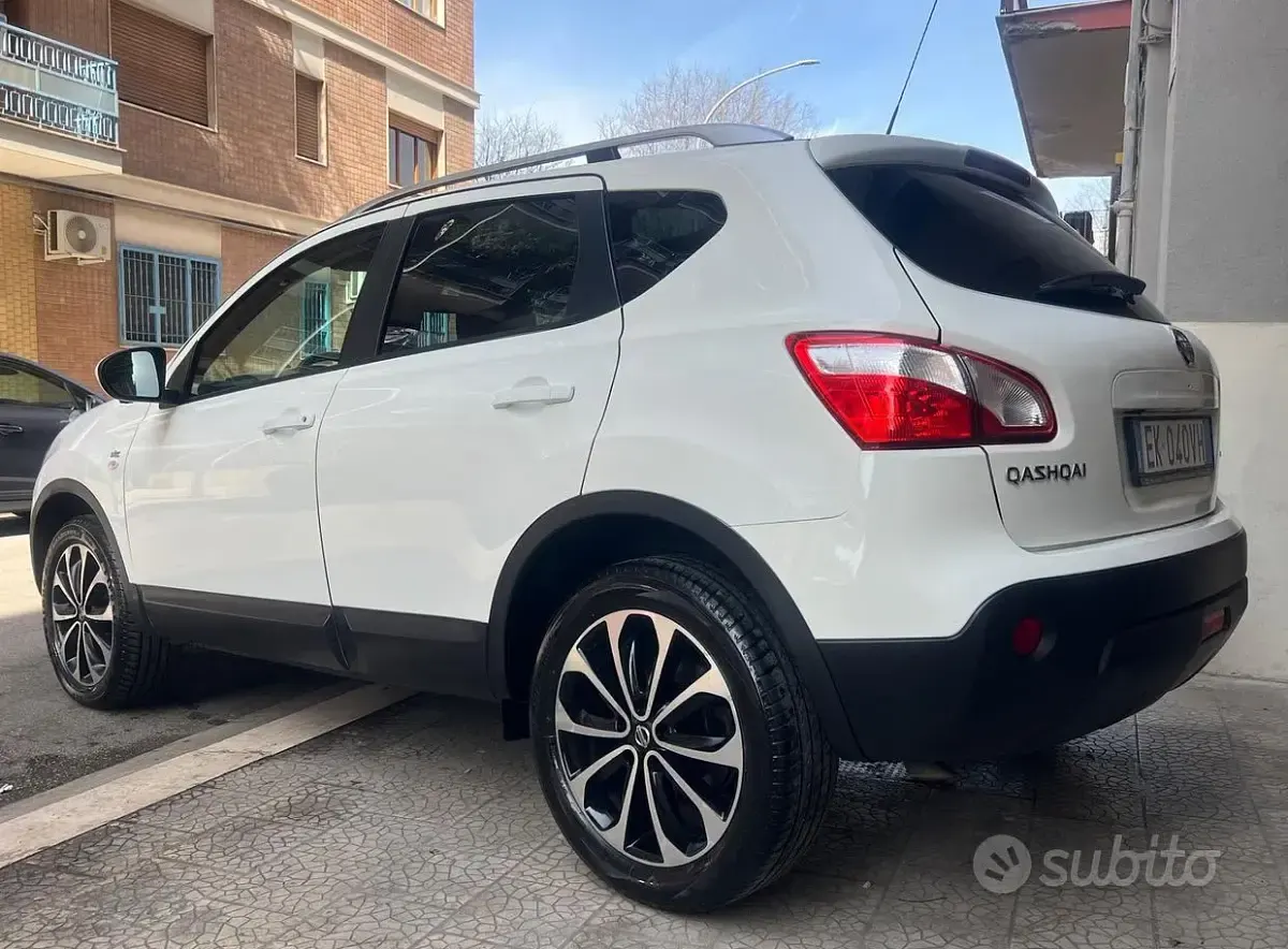 Usata Nissan Qashqai N-TEC 131 CV (96 kW) 2012 Bianco SUV