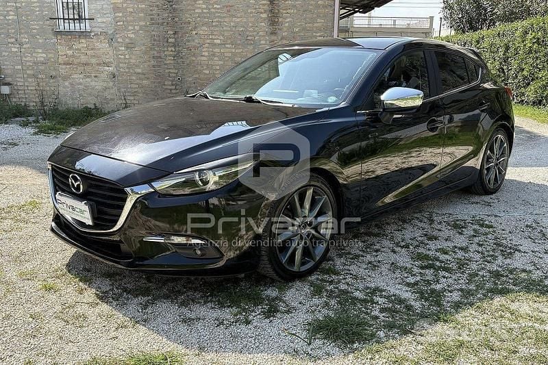 Usata Mazda 3 Exceed 105 CV (77 kW) 2017 Nero Utilitaria