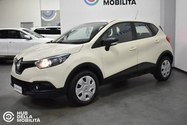 Usata Renault Captur Zen 90 CV (66 kW) 2016 Beige SUV
