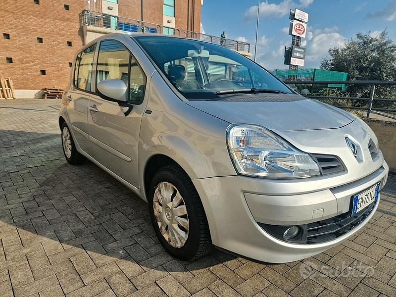 Usata Renault Modus 75 CV (55 kW) 2011 Grigio Monovolume