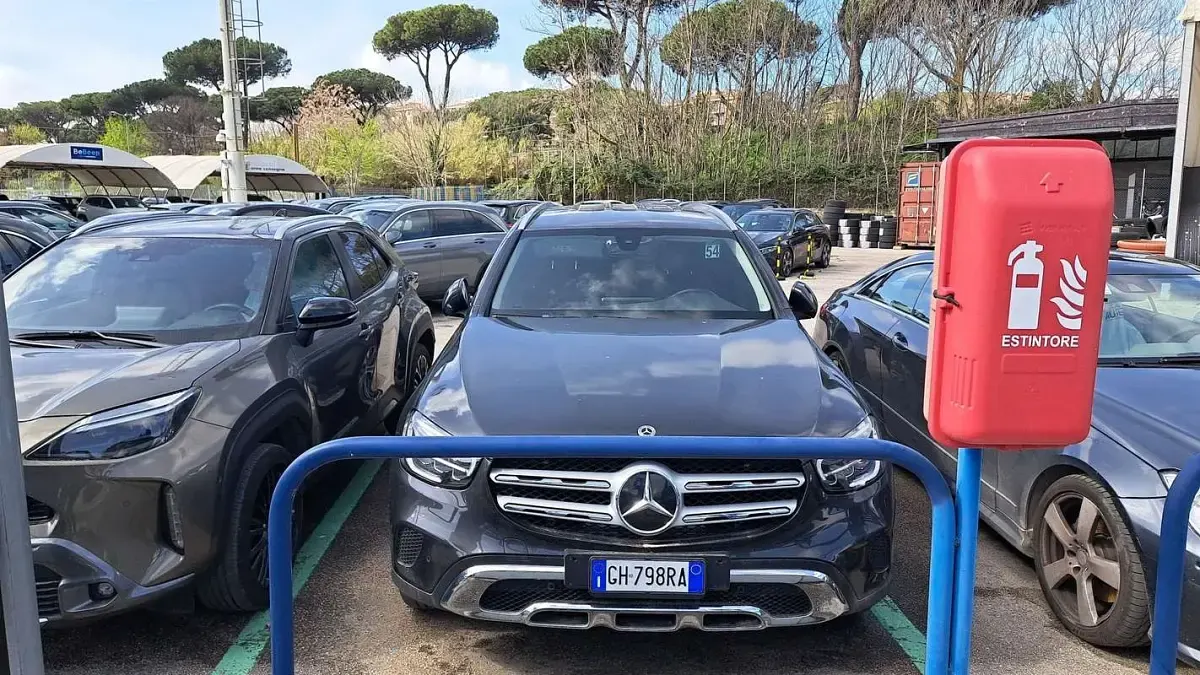 Usata Mercedes GLC200 163 CV (119 kW) 2022 Grigio SUV