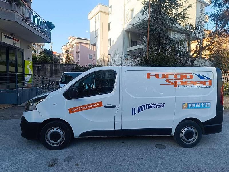 Usata Renault Trafic 120 CV (88 kW) 2022 Bianco Monovolume