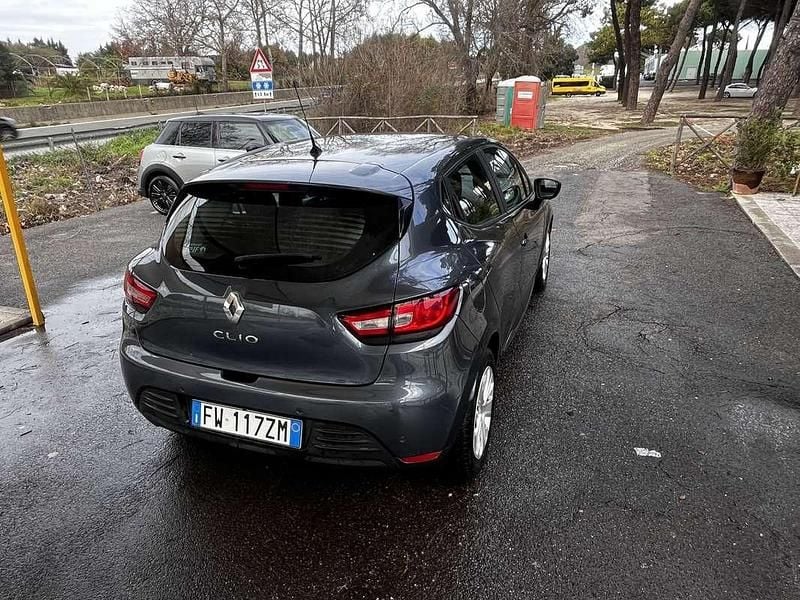 Käytetty Renault Clio IV 90 HP (66 kW) 2019 Sedan