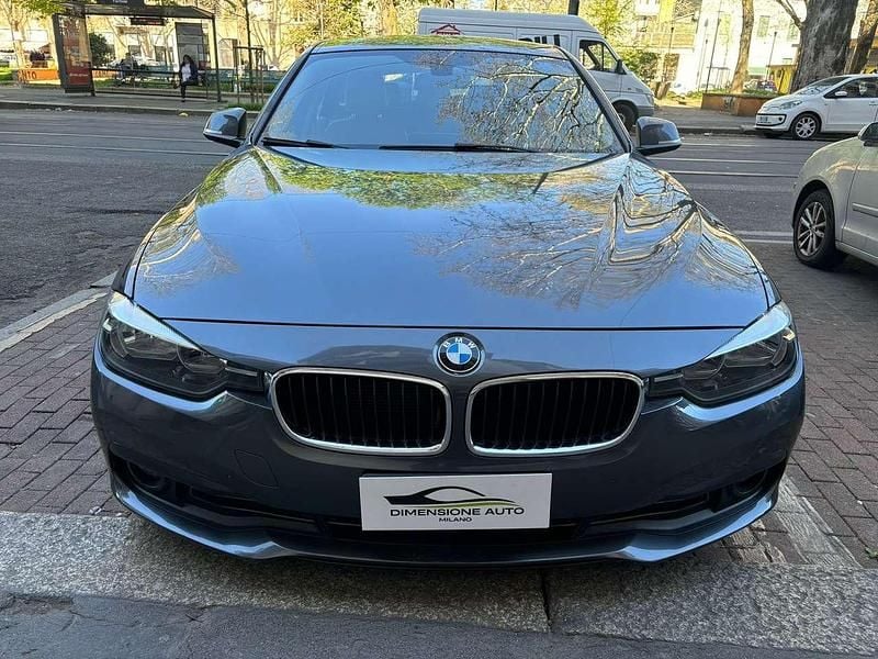 Usata BMW 318 Sport Line 150 CV (110 kW) 2016 Grigio Station wagon