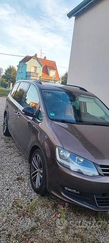 Begagnad VW Sharan 177 HK (130 kW) 2012 Brun Minibuss