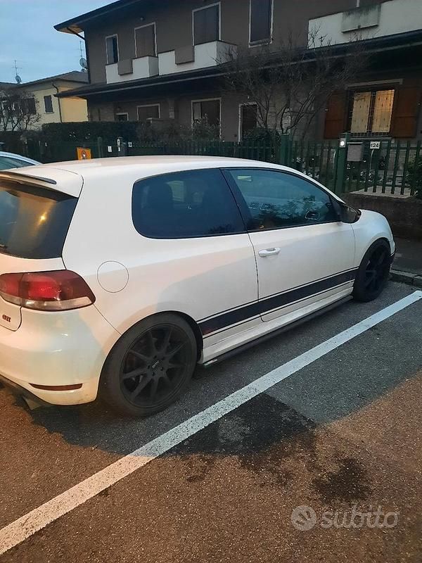 Usata VW Golf VI GTI 330 CV (242 kW) 2009 Utilitaria