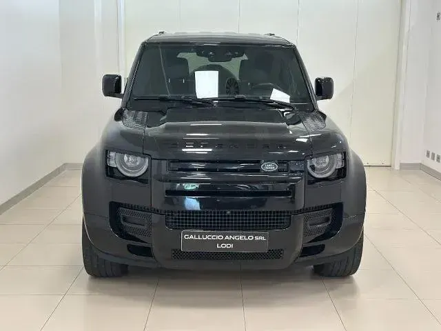 Usata Land Rover Defender SE Dynamic 200 CV (147 kW) 2023 Nero SUV