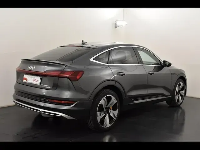 Usata Audi e-tron Sportback S-Line 230 kW (313 CV) 2022 Grigio daytona perla SUV