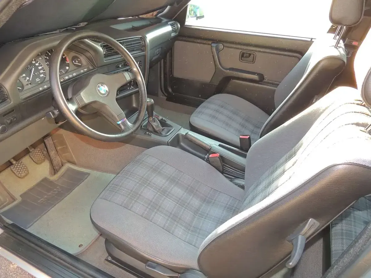 Usata BMW 318 136 CV (100 kW) 1990 Argento metallizzato Berlina