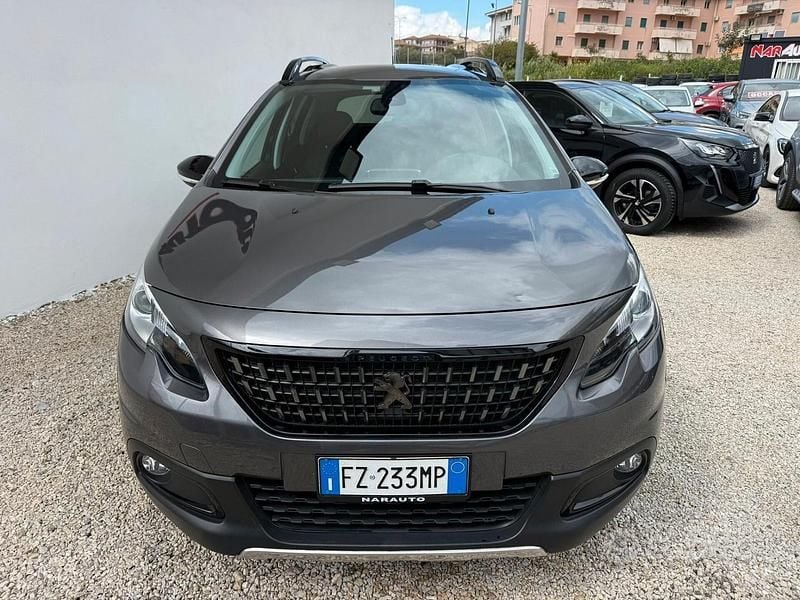 Usata Peugeot 2008 GT-line 101 CV (74 kW) 2019 Grigio SUV