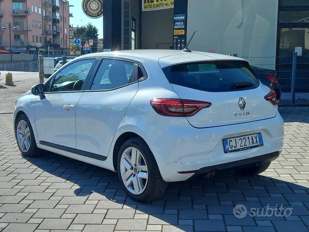 Usata Renault Clio V Business 101 CV (74 kW) 2022 Bianco Berlina