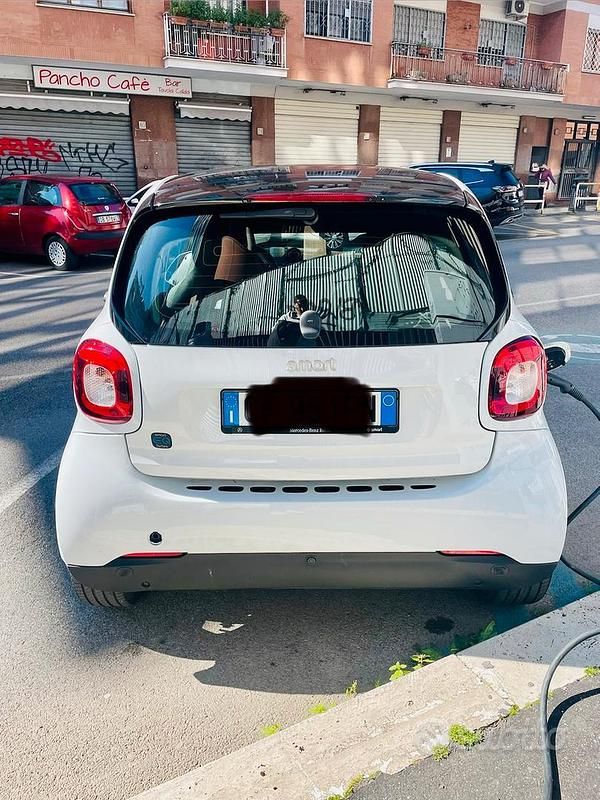 Usata Smart ForTwo Coupé 41 kW (56 CV) 2021 Bianco Utilitaria