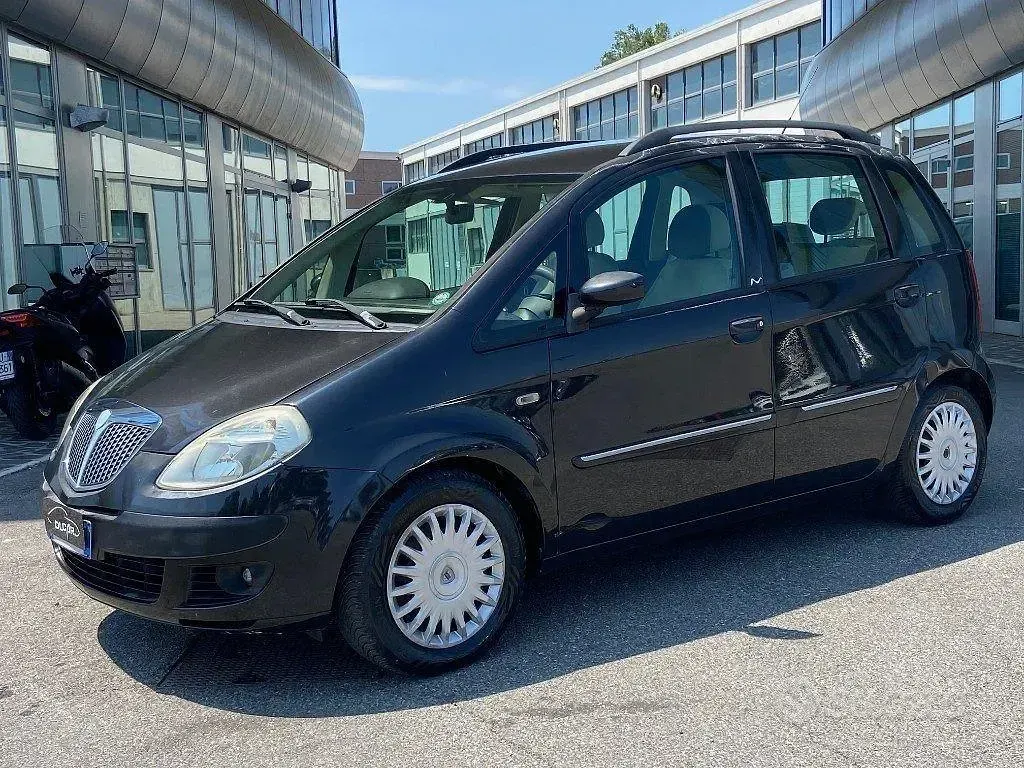 Usata Lancia Musa 69 CV (50 kW) 2006 Nero Monovolume
