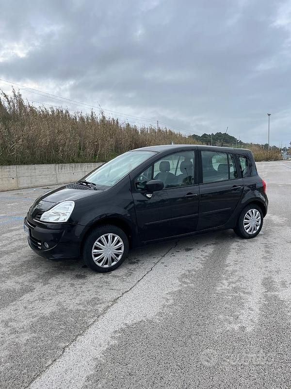 Occasion Renault Grand Modus 85 PK (62 kW) 2008 Zwart MPV