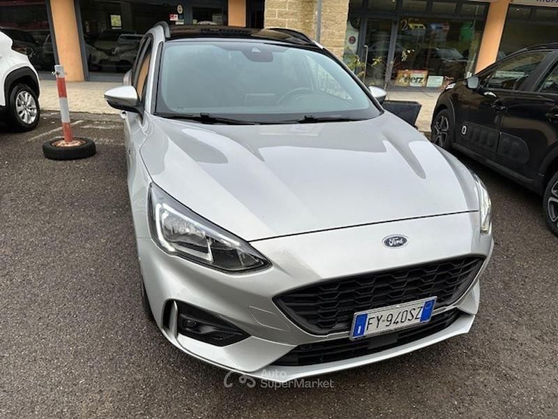 Usata Ford Focus 120 CV (88 kW) 2019 Argento Station wagon