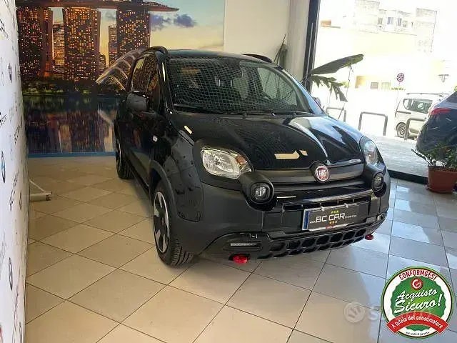 Usata Fiat Panda Cross Cross 69 CV (50 kW) 2024 Nero Utilitaria
