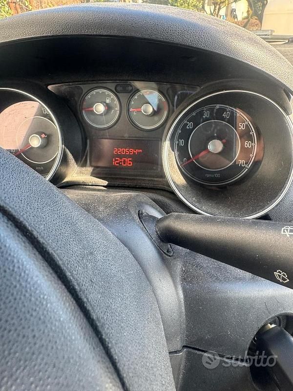 Usata Fiat Punto 2013 Bianco Berlina