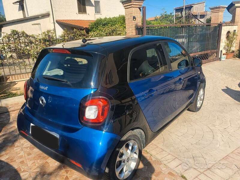 Usata Smart ForFour Superpassion 71 CV (52 kW) 2019 Blu/azzurro Utilitaria
