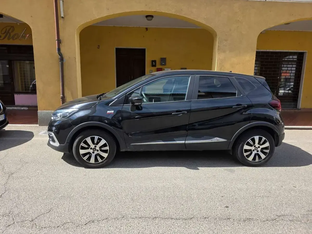 Usata Renault Captur 90 CV (66 kW) 2019 Nero SUV