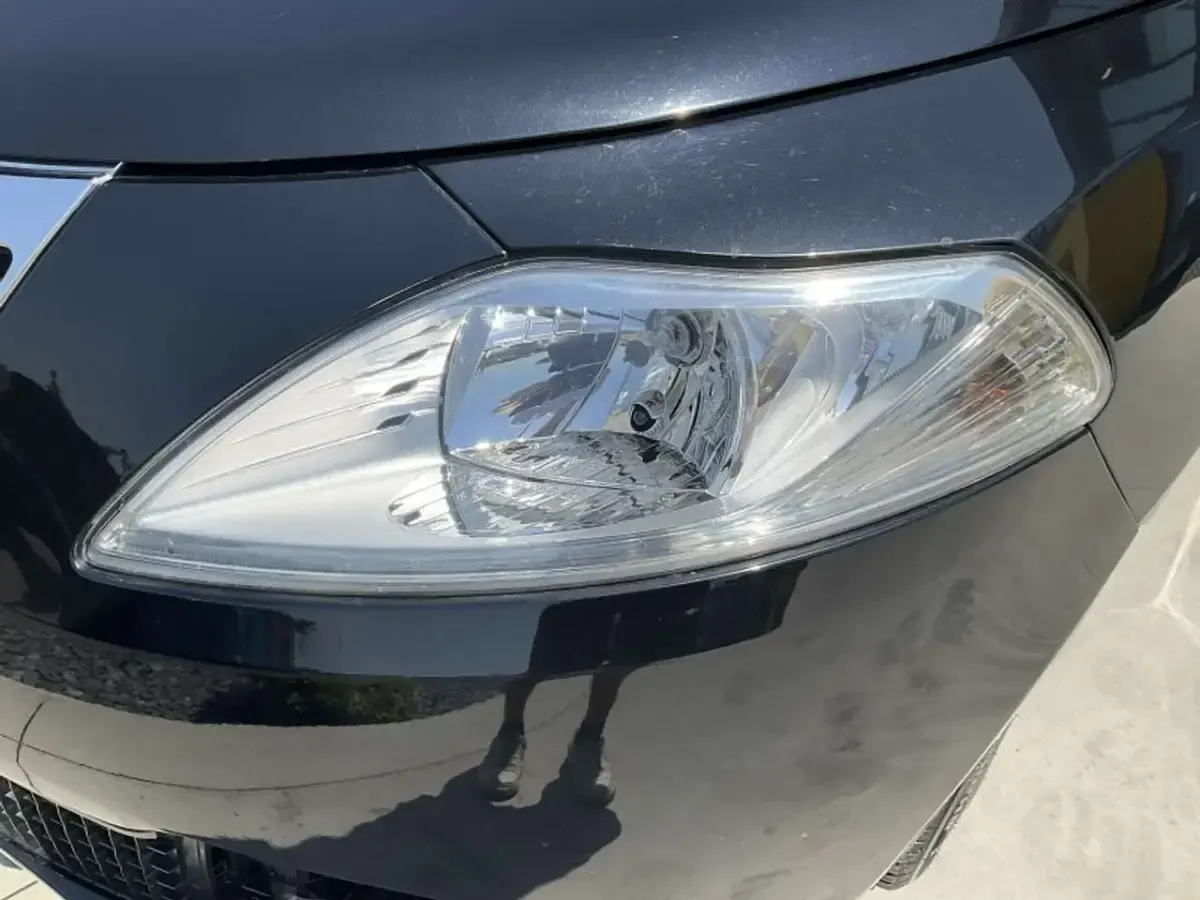 Usata Lancia Ypsilon Platinum 69 CV (50 kW) 2015 Nero Utilitaria