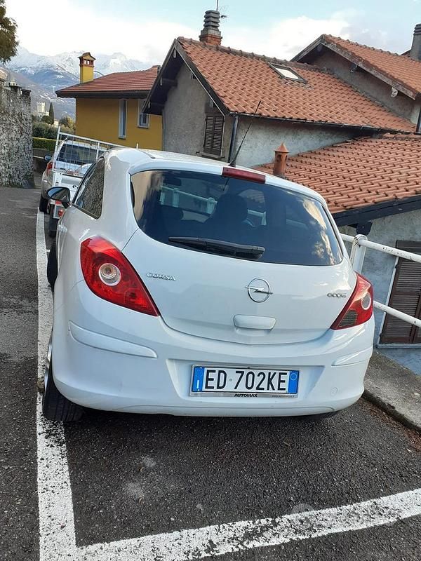 Usata Opel Corsa 2010 Bianco Utilitaria
