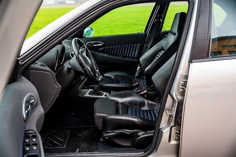 Usata Alfa Romeo 156 GTA 250 CV (183 kW) 2002 Argento Berlina