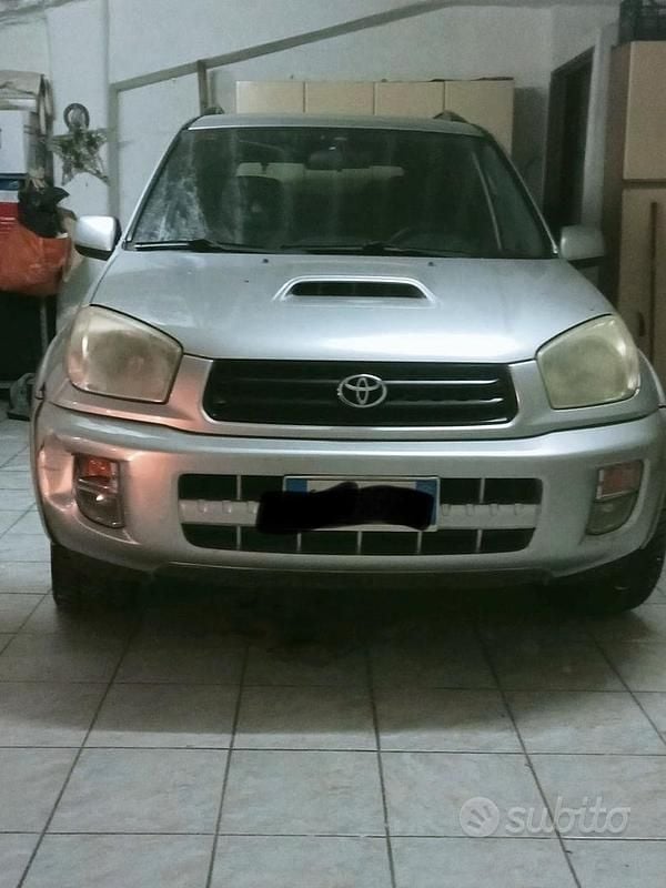Usata Toyota RAV4 2003 Grigio SUV