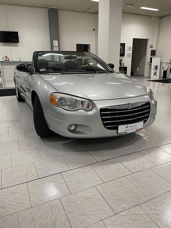 Usata Chrysler Sebring Cabriolet 141 CV (103 kW) 2003 Grigio Cabrio