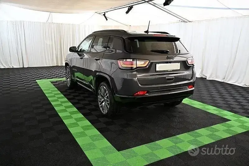 Usata Jeep Compass Summit 131 CV (96 kW) 2025 Grigio SUV