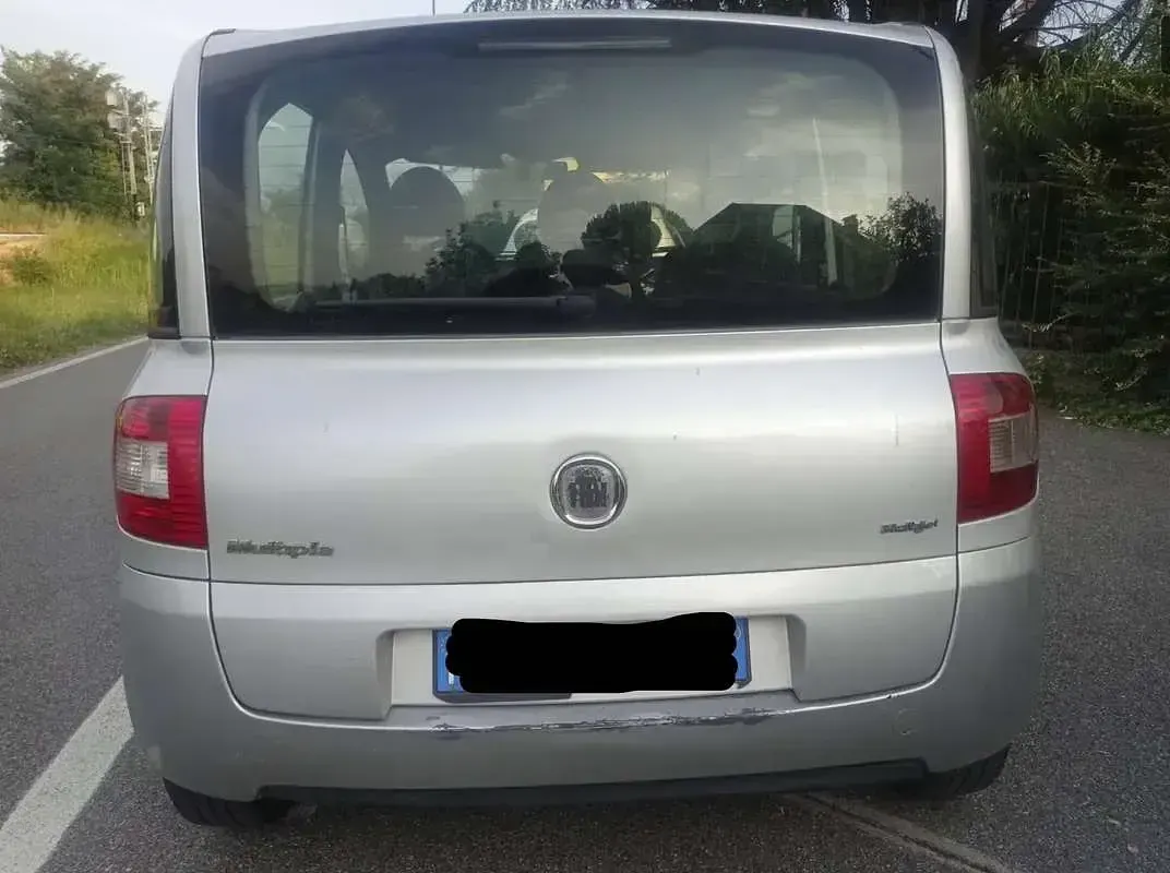 Usata Fiat Multipla Active 120 CV (88 kW) 2008 Argento Monovolume