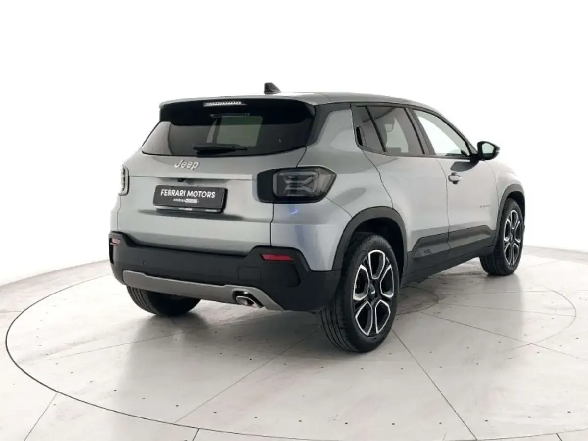 Usata Jeep Avenger Summit 101 CV (74 kW) 2025 Argento SUV